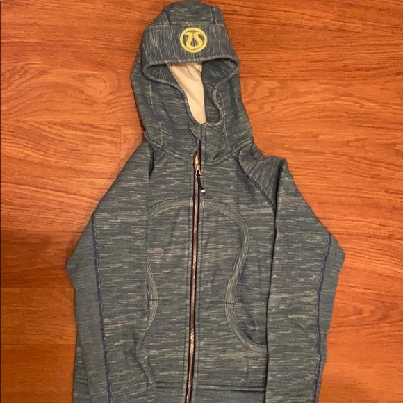 Size 6 Lulu Lemon Scuba Hoodie - Picture 1 of 4